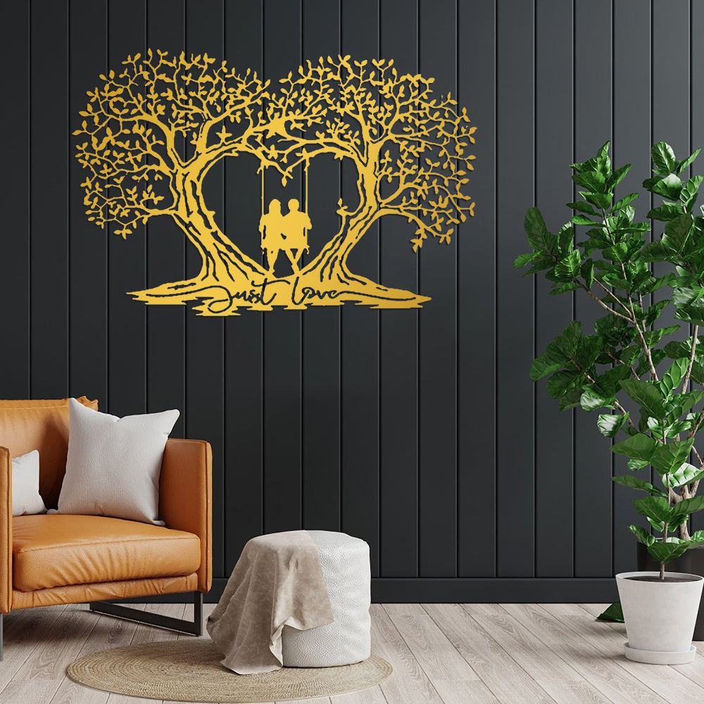 A heart-shaped wall decoration in the shape of top a metal tree - Love tree